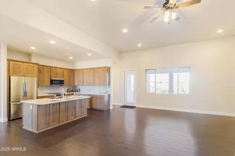 Living - 9170 S Hackney Pl, Hereford, AZ 85615 photo 4 of 12
