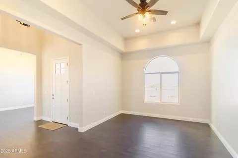 Living - 9170 S Hackney Pl, Hereford, AZ 85615 photo 2 of 12
