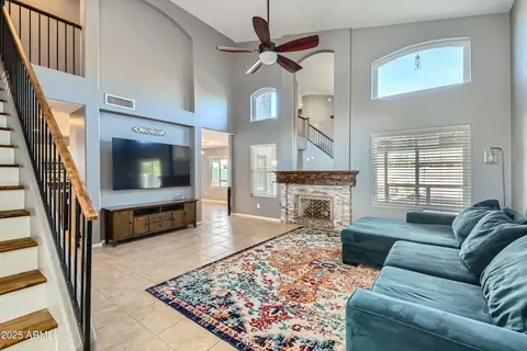 4702 E Lavender Ln, Phoenix, AZ 85044 photo 4