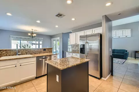 4702 E Lavender Ln, Phoenix, AZ 85044 photo 8