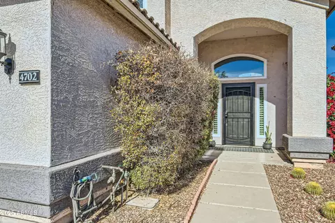4702 E Lavender Ln, Phoenix, AZ 85044 photo 2
