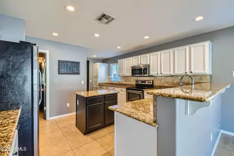4702 E Lavender Ln, Phoenix, AZ 85044 photo 7