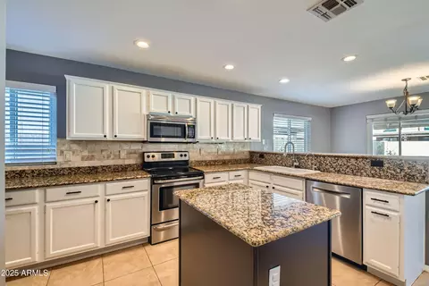 4702 E Lavender Ln, Phoenix, AZ 85044 photo 9