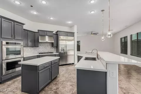 Kitchen - 3650 E Sinclair St, Phoenix, AZ 85050 photo 3 of 4