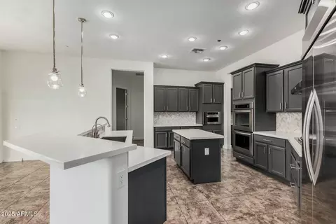 Kitchen - 3650 E Sinclair St, Phoenix, AZ 85050 photo 2 of 4