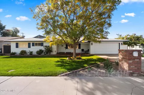 623 E Winter Drive Dr, Phoenix, AZ 85020