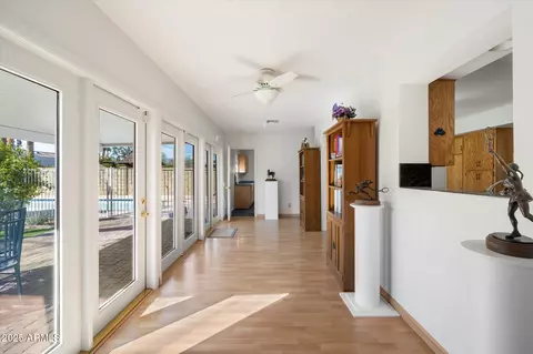 Entry Way - 623 E Winter Drive Dr, Phoenix, AZ 85020 photo 2 of 3