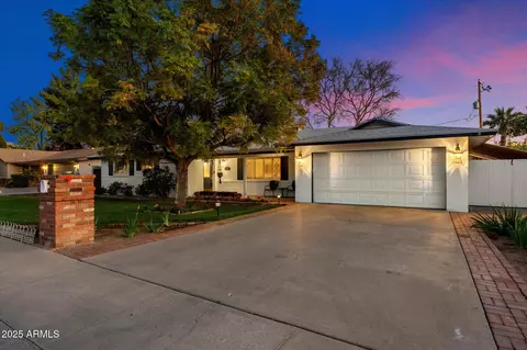 Exterior - 623 E Winter Drive Dr, Phoenix, AZ 85020 photo 4 of 21