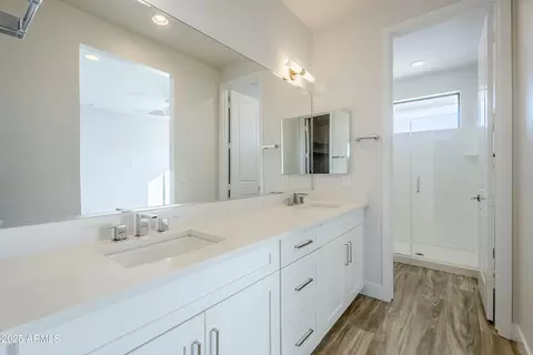 Bath - 3128 E Cheryl Dr, Phoenix, AZ 85028 photo 1 of 2