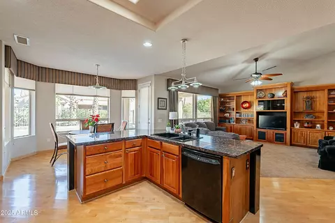 18215 N Shadow Ct, Surprise, AZ 85374