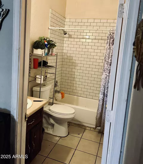 Bath - 1124 E Polk St, Phoenix, AZ 85006 photo 1 of 3