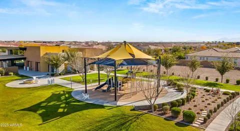 View/Area - 10455 E Thatcher Ave, Mesa, AZ 85212 photo 2 of 10