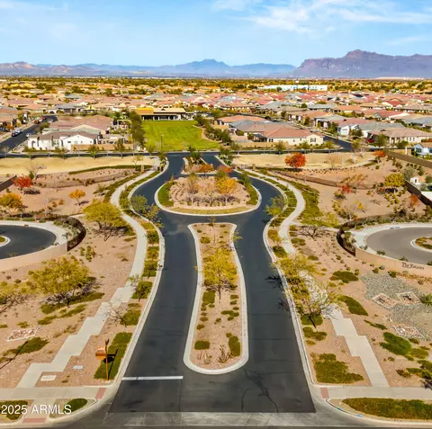 View/Area - 10455 E Thatcher Ave, Mesa, AZ 85212 photo 8 of 10