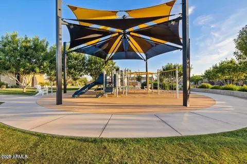 View/Area - 10455 E Thatcher Ave, Mesa, AZ 85212 photo 6 of 10