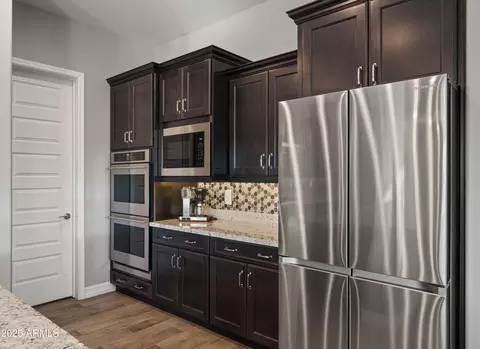 Kitchen - 10455 E Thatcher Ave, Mesa, AZ 85212 photo 2 of 4