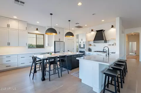 3706 E Ravenswood Dr, Gilbert, AZ 85298 photo 2