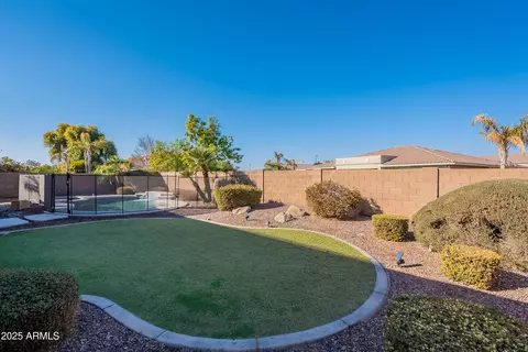 3706 E Ravenswood Dr, Gilbert, AZ 85298 photo 9
