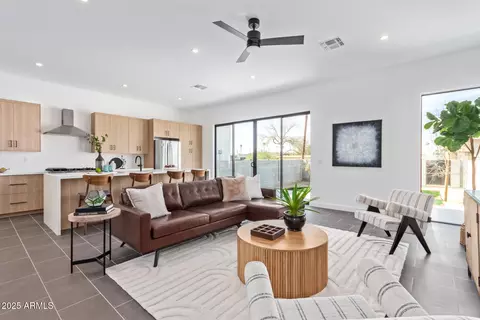 Living - 4514 N 8th Pl, Phoenix, AZ 85014 photo 1 of 1