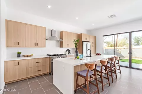 Kitchen - 4514 N 8th Pl, Phoenix, AZ 85014 photo 1 of 3