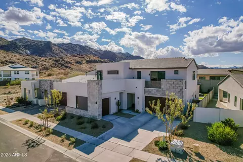 921 E Buist Ave, Phoenix, AZ 85042