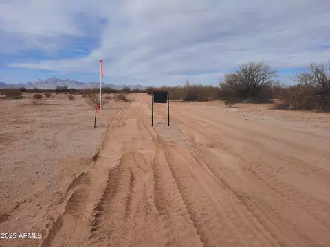 905 N 523rd Ave #5, Tonopah, AZ 85354