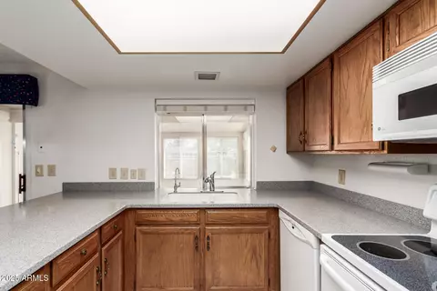Kitchen - 4401 E Walatowa St, Phoenix, AZ 85044 photo 3 of 4