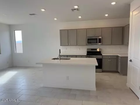15773 W Hackamore Dr, Surprise, AZ 85387 photo 9