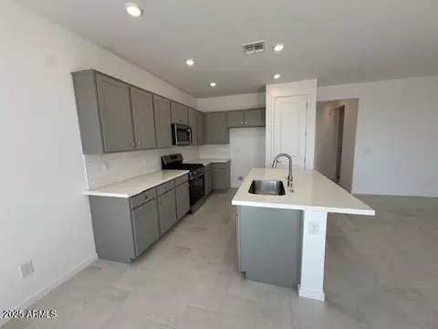 15773 W Hackamore Dr, Surprise, AZ 85387 photo 8