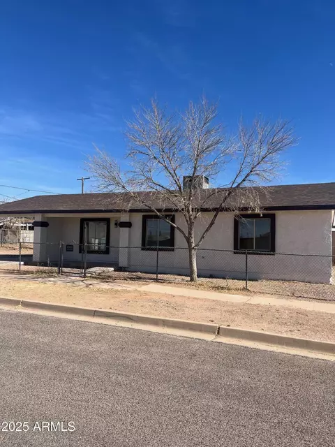 810 E 3rd St, Douglas, AZ 85607