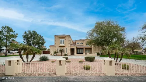 5225 W Desert Dr, Laveen, AZ 85339