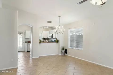 20218 N 33rd Pl, Phoenix, AZ 85050 photo 11