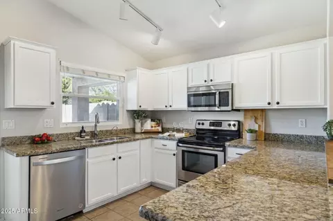 20218 N 33rd Pl, Phoenix, AZ 85050 photo 15