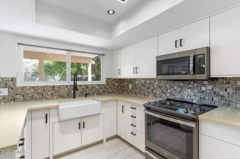 4220 Everett Dr, Phoenix, AZ 85032
