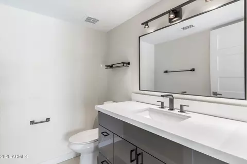Bath - 4220 Everett Dr, Phoenix, AZ 85032 photo 1 of 3