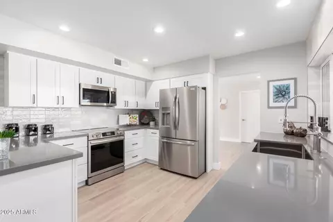 2024 E Gemini Dr, Tempe, AZ 85283 photo 3