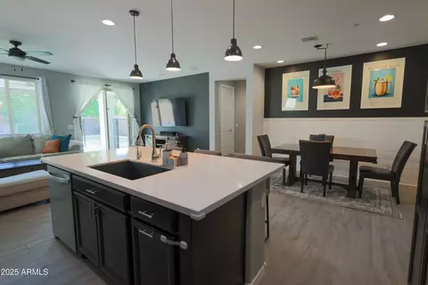 Kitchen - 3841 E Oxford Ln, Gilbert, AZ 85295 photo 3 of 4
