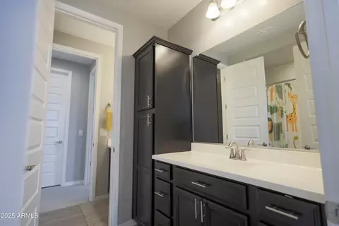 Bath - 3841 E Oxford Ln, Gilbert, AZ 85295 photo 2 of 2