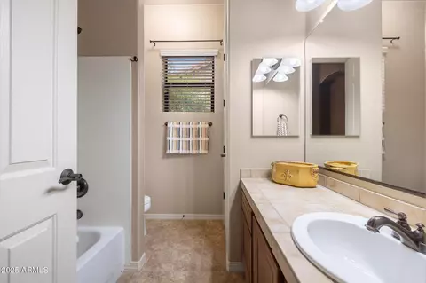 Bath - 6959 E Red Hawk Cir, Mesa, AZ 85207 photo 4 of 5