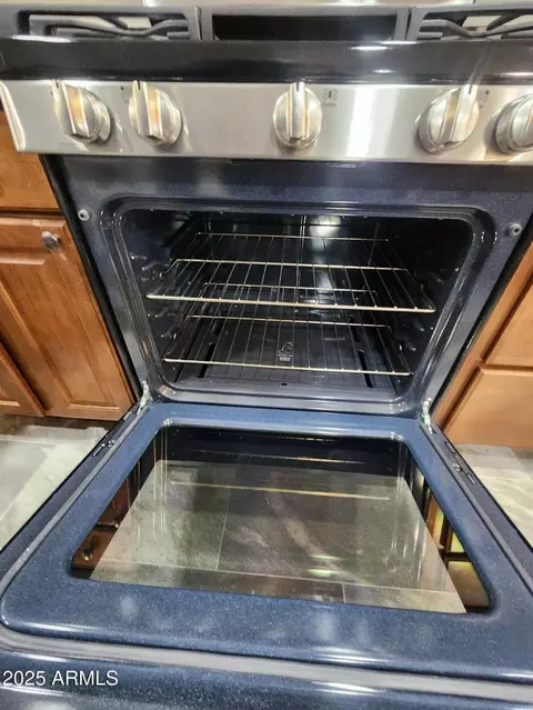 Kitchen - 5228 N 15th Dr, Phoenix, AZ 85015 photo 7 of 9