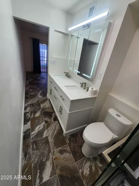 Bath - 5228 N 15th Dr, Phoenix, AZ 85015 photo 1 of 13