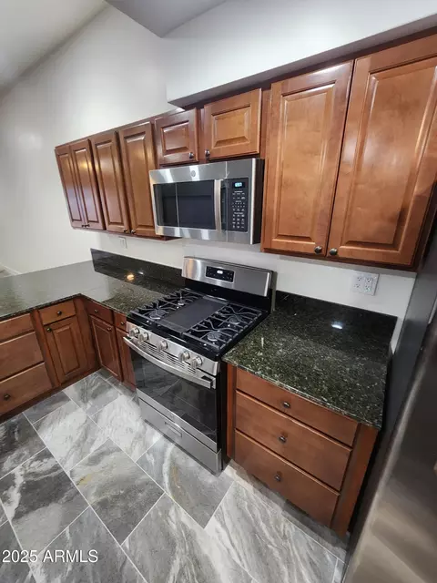 Kitchen - 5228 N 15th Dr, Phoenix, AZ 85015 photo 8 of 9