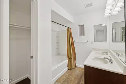 Bath - 1920 E Bell Rd #1153, Phoenix, AZ 85022 photo 1 of 5