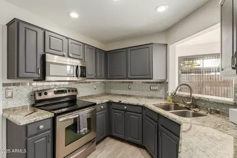 1425 S Lindsay Rd #18, Mesa, AZ 85204