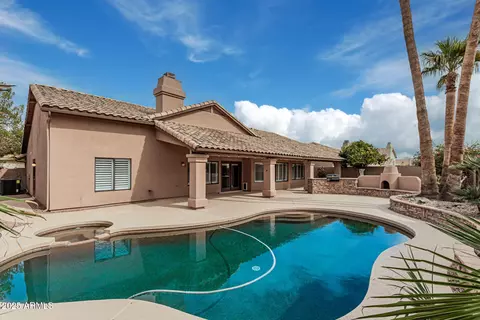 Exterior - 2033 E Tecoma Rd, Phoenix, AZ 85048 photo 5 of 10