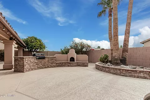 Exterior - 2033 E Tecoma Rd, Phoenix, AZ 85048 photo 7 of 10