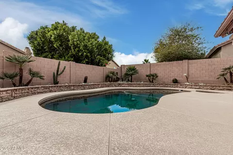 Exterior - 2033 E Tecoma Rd, Phoenix, AZ 85048 photo 8 of 10