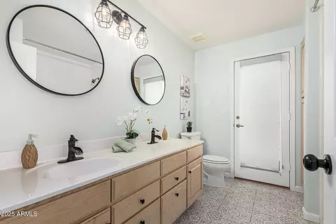 Bath - 2033 E Tecoma Rd, Phoenix, AZ 85048 photo 3 of 3