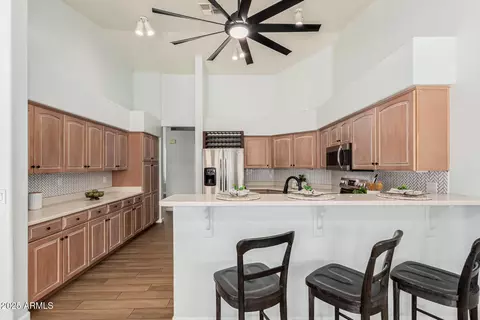 Kitchen - 2033 E Tecoma Rd, Phoenix, AZ 85048 photo 2 of 5