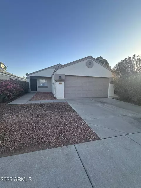 2837 W Angela Dr, Phoenix, AZ 85053