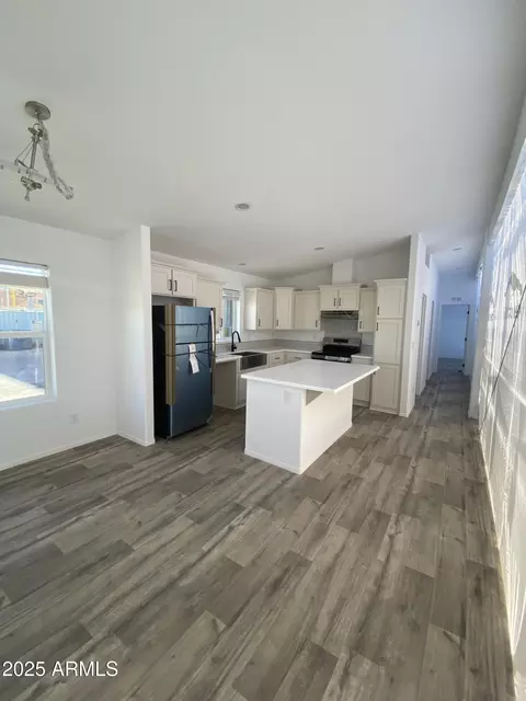 545 E Oak Dr, Munds Park, AZ 86017